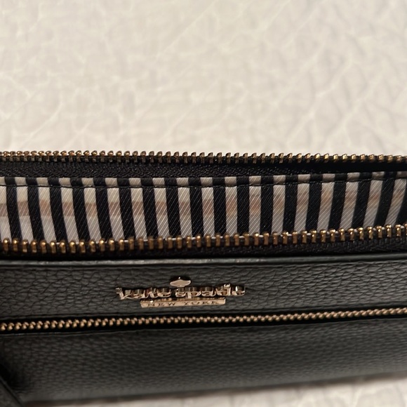 Kate Spade Wristlet - Picture 6 of 7
